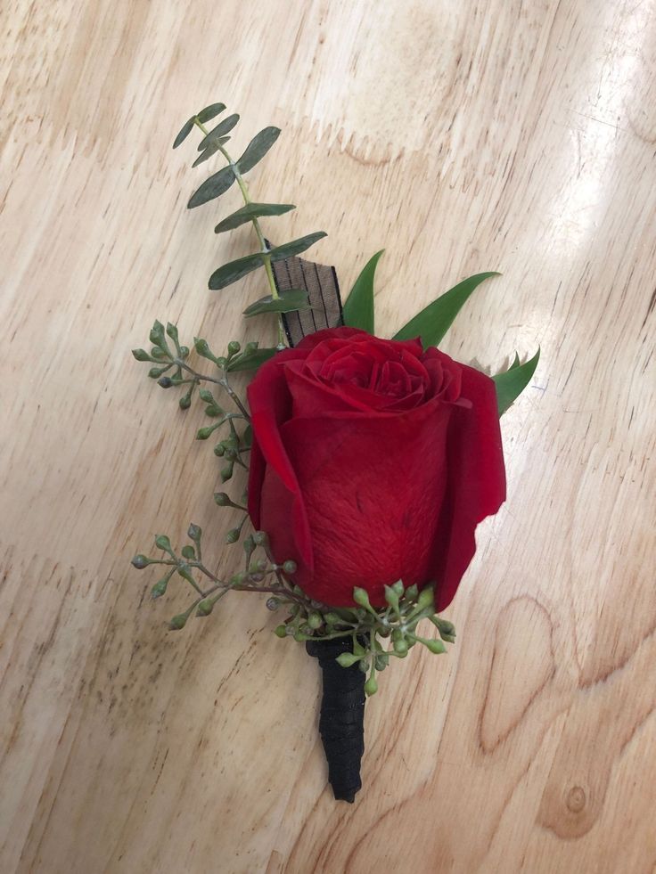 Boutonniere - Kay Florist